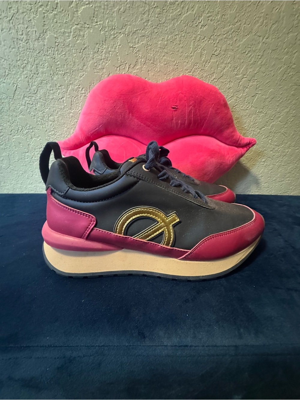 Loci Nicki Minaj .Black and Pink Platform Lace-Up Sneakers with Gold Accent
